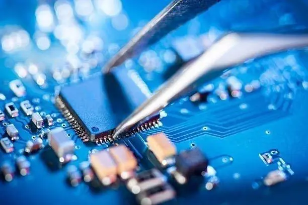 市場預(yù)估Q4內(nèi)存DRAM降價15％左右，DDR5價格更接近DDR4